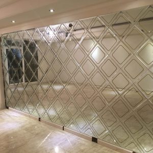 آینه کاری روی دیوار