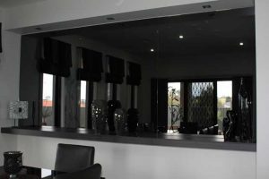 آینه کاری روی دیوار