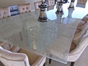 شیشه روی میز