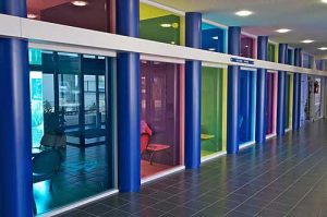 شیشه لمینت رنگی