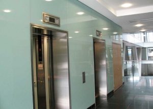 شیشه رنگی دیوارپوش