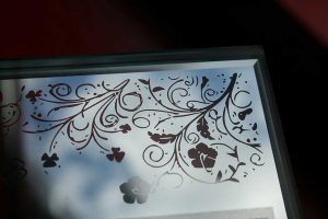 حکاکی روی آینه