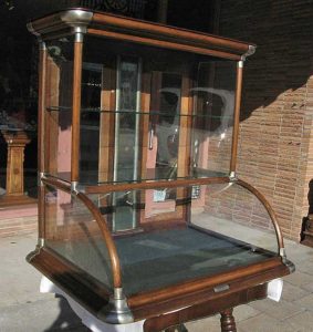 شیشه خم ویترین