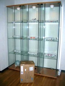 کمد شیشه ای