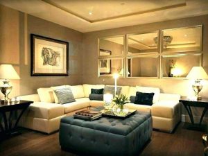 آینه روی دیوار