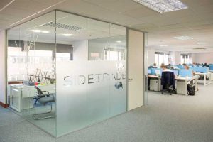 حکاکی روی شیشه