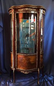 شیشه خم ویترین