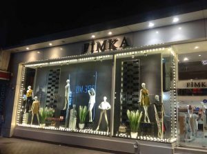 ویترین شیشه ای