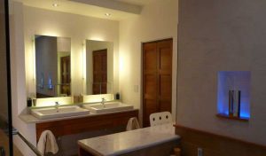 آینه دستشویی