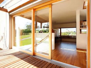 پنجره طرح چوب