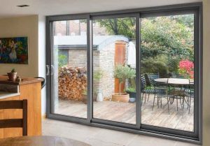 درب شیشه ای کشویی