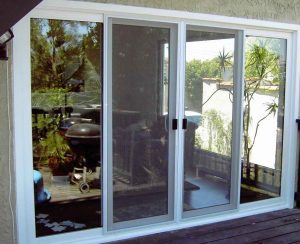 درب شیشه ای کشویی