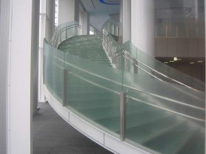 شیشه خم لمینت