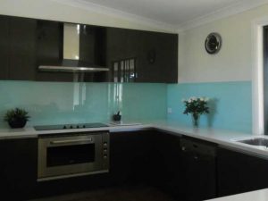 کابینت شیشه ای