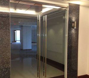 درب شیشه ای