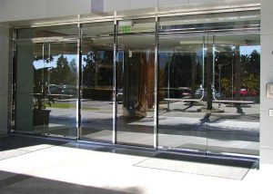 درب شیشه ای