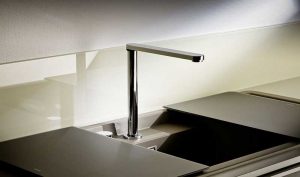 شیشه بین کابینتی