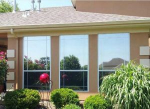 شیشه رنگی پنجره