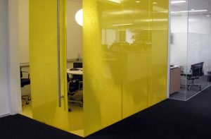 شیشه لمینت رنگی