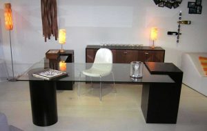 شیشه میز مدیریت