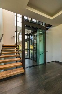 آسانسور شیشه ای