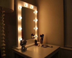 آینه آرایشگاه