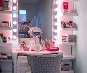 آینه آرایشگاه