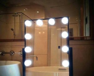 آینه تزئینی