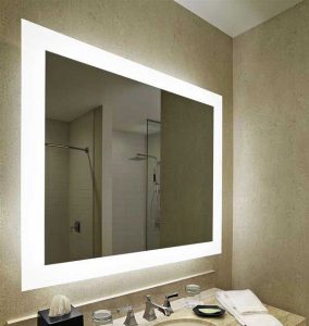 آینه روی دیوار