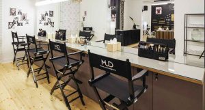 آینه سالن زیبایی