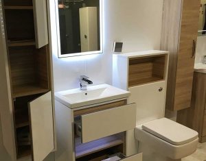 آینه سرویس بهداشتی