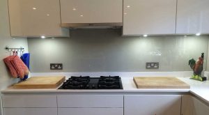 شرکت شیشه رنگی