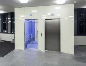 شیشه رنگی لاکوبل