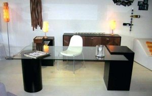 میز کامپیوتر شیشه ای