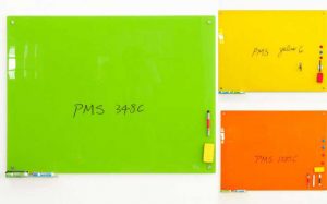 وایت برد شیشه ای رنگی