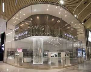 ویترین شیشه ای