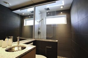 کابین دوش شیشه ای