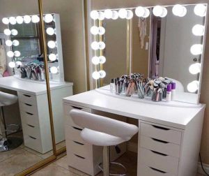 آینه آرایشگاه