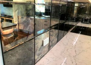 آینه تزئینی