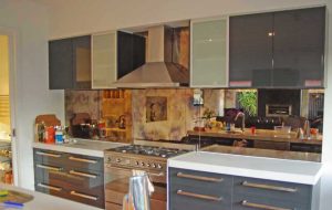 آینه کاری روی دیوار