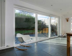 بالکن شیشه ای