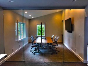 درب شیشه ای