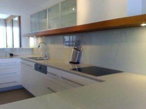 شیشه رنگی تزیینی