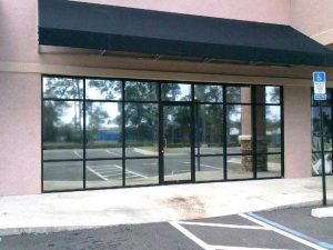 شیشه رنگی پنجره