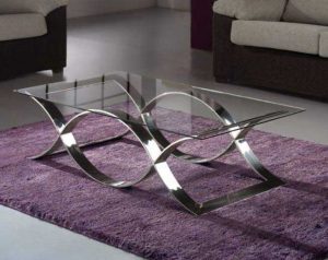 شیشه روی میز جلو مبلی