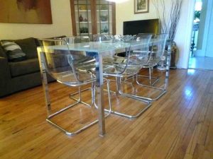 شیشه روی میز