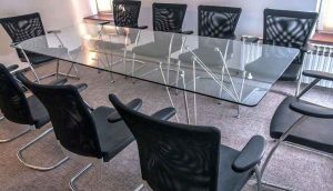 شیشه روی میز