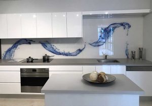 شیشه چاپی بین کابینت