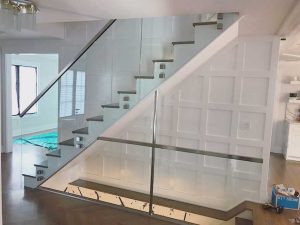 نرده شیشه ای راه پله