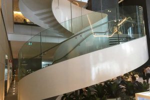 سفارش شیشه خم